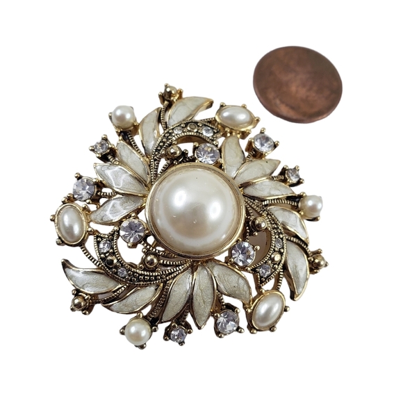 Vintage Monet Brooch Faux Pearls Cream Enamel Rhinestones Burst  A0242 -Q6 - Picture 9 of 12